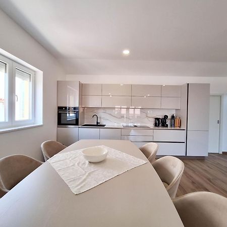 Apartments Kulas Novi Vinodolski Eksteriør billede