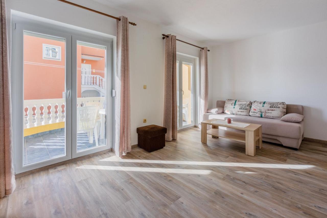 Apartments Kulas Novi Vinodolski Eksteriør billede